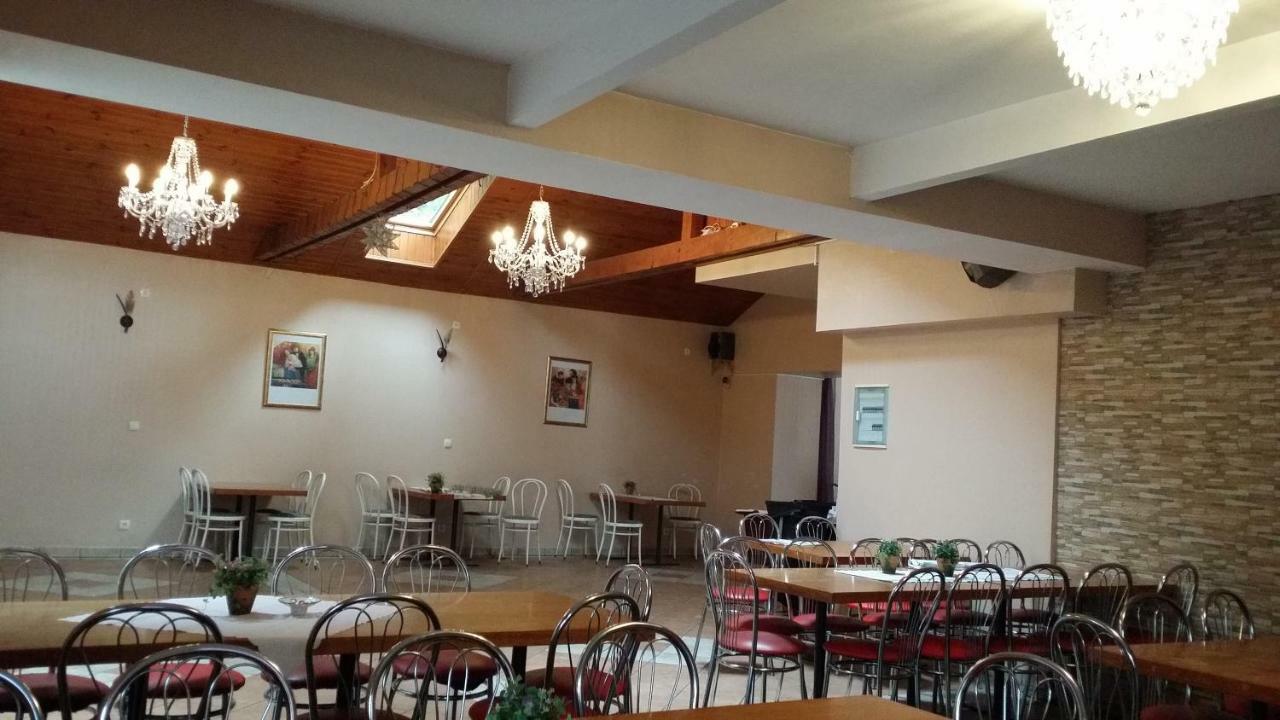 Gosciniec Ella Inn Lipniki Lipniki  Kültér fotó